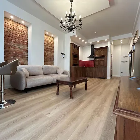 Old Town Retro House *
